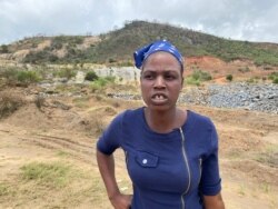 Elizabeth Muzeyi wants her 34-year-old husband, Johannes Tagwireyi, brought out of the soils that trapped him on Nov. 25 when disused Ran Mine in Bindura district, 80 km north of Zimbabwe’s capital Harare, collapsed. (Columbus Mavhunga/VOA)