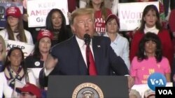 រូបឯកសារ៖ ប្រធានាធិបតីអាមេរិកលោកដូណាល់ ត្រាំថ្លែងអំឡុងពេលយុទ្ធនាការឃោសនាមួយ។ 