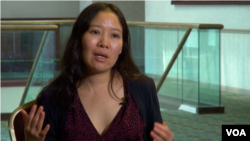 哈佛大学华裔学者何晓清 (美国之音章真拍摄)