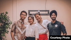 Alfian Rusli bersama wakil budaya dari berbagai negara di Disney, Florida (dok: Alfian Rusli)