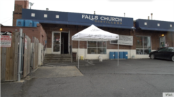 Falls Church Distillers di luar Washington, D.C. memproduksi pembersih tangan dengan kandungan alkohol tinggi untuk membantu memenuhi permintaan yang tinggi. (Foto: VOA)