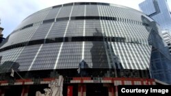 The James R. Thompson Center in Chicago, which is on the 2019 Endangered Places list, is an excellent example of grand-scale Postmodern architecture, yet faces possible demolishment. (Landmarks Illinois)
