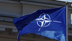 벨기에 브뤼셀 북대서양조약기구(NATO·나토) 본부 앞에 게양된 깃발.