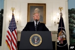 Presiden Donald Trump menyampaikan pidato terkait penembakan di Las Vegas, 2 Oktober 2017 di Gedung Putih, Washington.