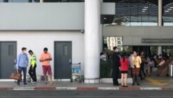 ស្ថានីយ៍ដំណើរមកដល់នៅអាកាសយានដ្ឋានអន្តរជាតិភ្នំពេញ នៅរាជធានីភ្នំពេញ ថ្ងៃទី ២៤ ខែមករា ឆ្នាំ២០២០។ (ខាន់ សុគុំមនោ/VOA)