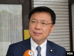 台湾执政党民进党立委赵天麟 (美国之音张永泰拍摄)