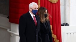 Odlazeći potpredsednik Majk Pens sa suprugom Karen prisustvuje inauguraciji Bajdena