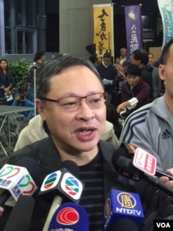 香港大学法律学者戴耀廷2018年4月7日接受媒体采访 （美国之音记者申华 拍摄）