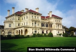 The Breakers mansion in Rhode Island was finished in 1895. It has 70 rooms and was influenced by Italian palaces.