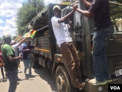 The army and the people in Harare ... A show of force ...