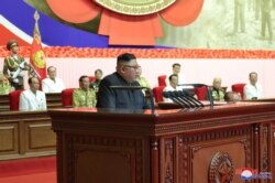 김정은 북한 국무위원장이 27일 평양 4.25 문화회관에서 열린 제6회 전국 노병대회에서 '자위적 핵 억제력'을 강조했다.