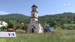 Iz dvorišta Fate Orlović nakon 25 godina spora uklonjena crkva