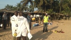 Le journaliste ivoirien Michel Koffi au micro de Chérubin Dorcil