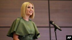 Ivanka Trump, putri Presiden AS Donald Trump dan penasihat senior, berbicara di hadapan calon polisi perempuan di Akademi Kepolisian General Santander di Bogota, Kolombia, Selasa, 3 September 2019. (Foto: AP)