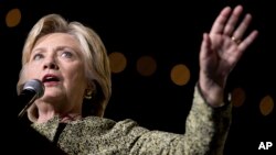 Kandidat presiden AS dari Partai Demokrat Hillary Clinton berbicara dalam kampanye di Las Vegas (12/10). (AP/Andrew Harnik)