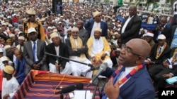 Azali Assoumani s'adressant à ses partisans à Moroni, Comores, le 24 jan., 2016. 