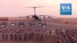 Dernier hommage avant le rapatriement des corps des militaires français