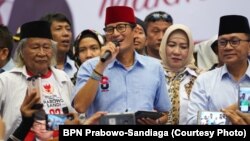 Cawapres 02 Sandiaga Uno dalam acara kampanye terbuka di GOR Ciracas, Jakarta Timur 25 Maret 2019. (Foto dok: BPN Prabowo-Sandiaga)