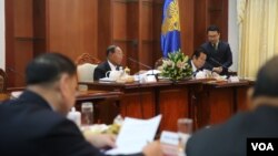 រូបឯកសារ៖ លោក ហេង សំរិន ប្រធាន​រដ្ឋសភាជាតិ នៅក្នុង​កិច្ច​ប្រជុំ​រដ្ឋសភា​លើកទី​៦​និតិកាល​ទី​៥ នៅ​វិមាន​រដ្ឋសភា កាលពី​ថ្ងៃទី៦ ខែឧសភា ឆ្នាំ២០១៦។