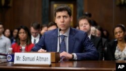 CEO OpenAI Sam Altman menghadiri Subkomite Kehakiman Senat tentang Privasi, Teknologi, dan sidang Hukum tentang kecerdasan buatan, Selasa, 16 Mei 2023, di Capitol Hill di Washington. (AP/Patrick Semansky)