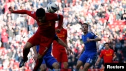 Bintang Liverpool Luis Suarez (kiri) kembali bermain dan tampil gemilang saat timnya mengalahkan Sunderland (foto: dok). 