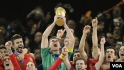 Afrika Selatan layak bangga dengan suksesnya penyelenggaraan Piala Dunia pertama di benua Afrika.