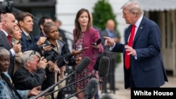 2025年9月16日，美国总统唐纳德·特朗普在前往英国进行国事访问之前，在白宫向媒体发表讲话。