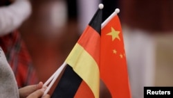 资料照：中国和德国国旗