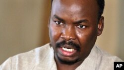 លោក Ahmed Muhammed Harun អតីតមន្រ្តីក្រសួងមហាផ្ទៃស៊ូដង់ ដែលទទួលខុសត្រូវតំបន់ភាគខាងលិច Darfur ត្រូវបានសង្ស័យពីបទឧក្រិដ្ឋសង្រ្គាម កាលពីថ្ងៃទី២៧ ខែកុម្ភៈ ឆ្នាំ២០០៧។