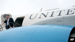 蓬佩奥2018年7月10日抵达布鲁塞尔（美联社）