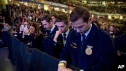 در حمله به این کنیسه یازده نفر کشته و چهار مامور پلیس زخمی شدند