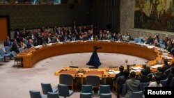 د امنیت شورا د افغانستان د وضعیت په اړه دا غونډه په داسې حال کې جوړوي چې د طالبانو د حکومت ویاند یوناما د خپل حکومت پرخلاف په پروپاګند تورنه کړې ده. 