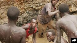 ការជីករ៉ែនៅប្រទេស​កុងហ្គោ​។