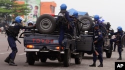Des policiers déployés dans les rues de Kinshasa, 20 septembre 2016.