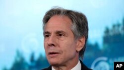 Waziri wa Mambo ya Nje Antony Blinken akihutubia katika Sherehe ya Kuadhimisha Tafrija ya Muungano wa Uongozi wa Kimataifa wa Marekani (USGLC), Jumanne, Desemba 5, 2023, mjini Washington. (Picha ya AP/Mark Schifelbein).