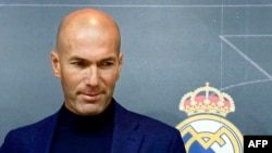 Pelatih Klub Real Madrid asal Perancis, Zinedine Zidane, dalam jumpa pers untuk mengumumkan pengunduran dirinya di Madrid, 31 Mei 2018.