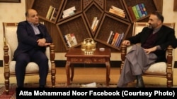 ظاهراً سفر وزیر داخلۀ افغانستان به شهر مزار شریف دیدار با مقامات وزارت داخله در آن شهر عنوان شده است