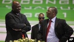 Professor Welshman Ncube (right)