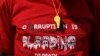 Mwanaharakati wa kupinga ufisadi katika maandamano nje ya bunge la Kenya. May 31 2018. PICHA: AP