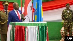 Le président burunais Pierre Nkurunziza après avoir prêté serment lors d'un 3e mandat controversé, à Bujumbura, le 20 août 2015.