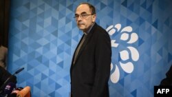 Le cardinal français Philippe Barbarin prend la parole lors d'une conférence de presse à Lyon le 7 mars 2019.