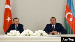 Azərbaycan prezidenti İlham Əliyev və Türkiyənin baş naziri Rəcəb Tayyib Ərdoğan