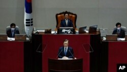 문재인 한국 대통령이 28일 예산안 국회 시정연설을 하고 있다. 