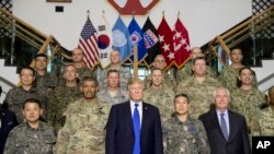 도널드 트럼프 미국 대통령이 지난 2017년 11월 방한 당시 평택 캠프 험프리스 내 주한미군사령부를 방문했다.