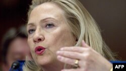 Hillari Klinton İrana qarşı ABŞ sanksiyalarının həyata keçiriləcəyinə vəd verib