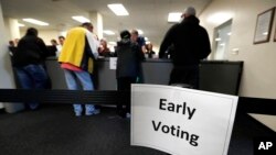 حدود سی میلیون شهروند واجد شرایط رای دهی در ایالات متحده از قبل به نامزد های مورد نظر شان رای داده اند. 