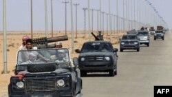 Libya Kaddafi'nin Ülkeden Kaçmasını Önlemeye Çalışıyor