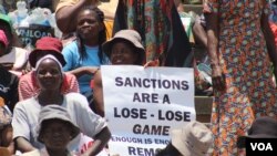 Zimbabweans march against targeted sanctions on the country’s leadership, in Harare, Oct. 25, 2019. (Columbus Mavhunga/VOA)