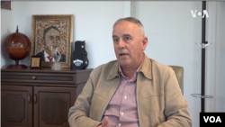 Сакаме да ја подигнеме минималната плата, меѓутоа бараме од Владата во придонесите да помагаат, бидејки се највисоки во регионот, вели Менди Ќира, претседател на Стопанската комора на Северозападна Македонија