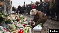مردم فرانسه در سوگ قربانیان حملۀ دیروز عزاداری کردند